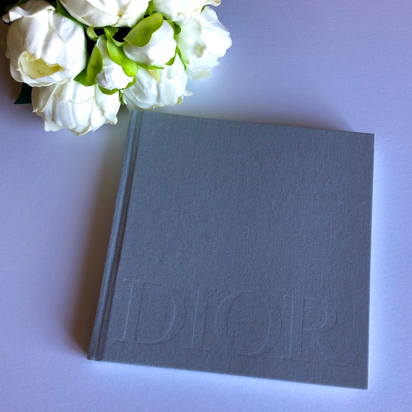 DIOR Catalog "Summer 2020 Men's Collection" Fashion Lookbook Book - Picture 10 of 10